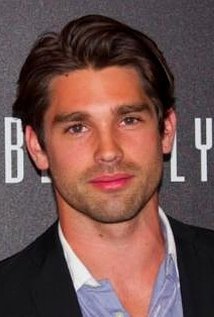 Justin Gaston
