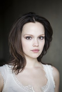 Emilia Schüle