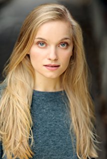 Eva Sayer